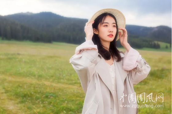 行走荒涼