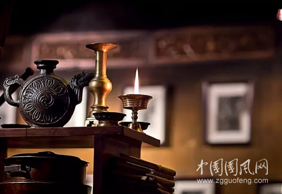  倉(cāng)央嘉措和瑪吉阿米