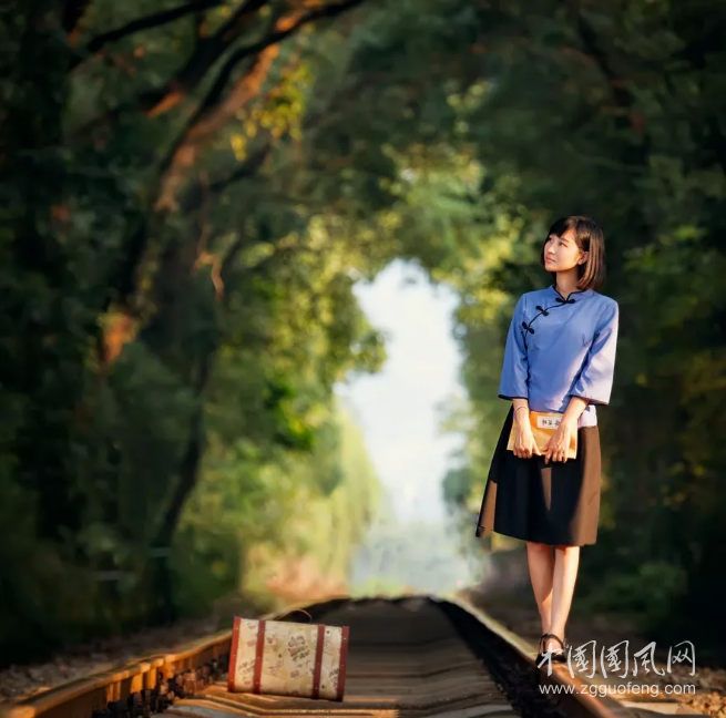 孤獨(dú)的月光