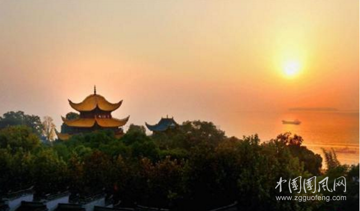  又上岳陽樓