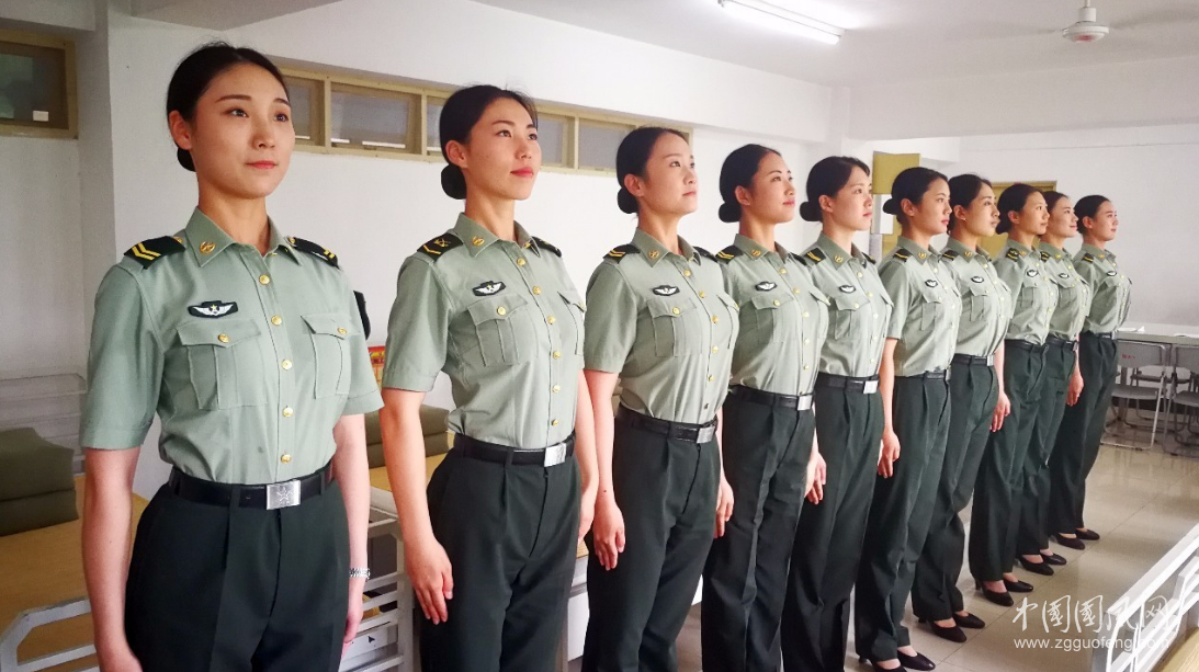 草綠色的軍裝（外一首）