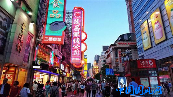 熱鬧的街市.jpg