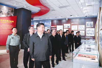 習(xí)近平參觀“英雄史詩 不朽豐碑”主題展覽