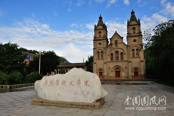 魯迅文學(xué)院第三十一屆中青年作家高級(jí)研討班結(jié)業(yè)
