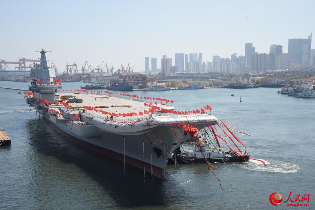 我國第二艘航空母艦下水 范長龍出席下水儀式并致辭