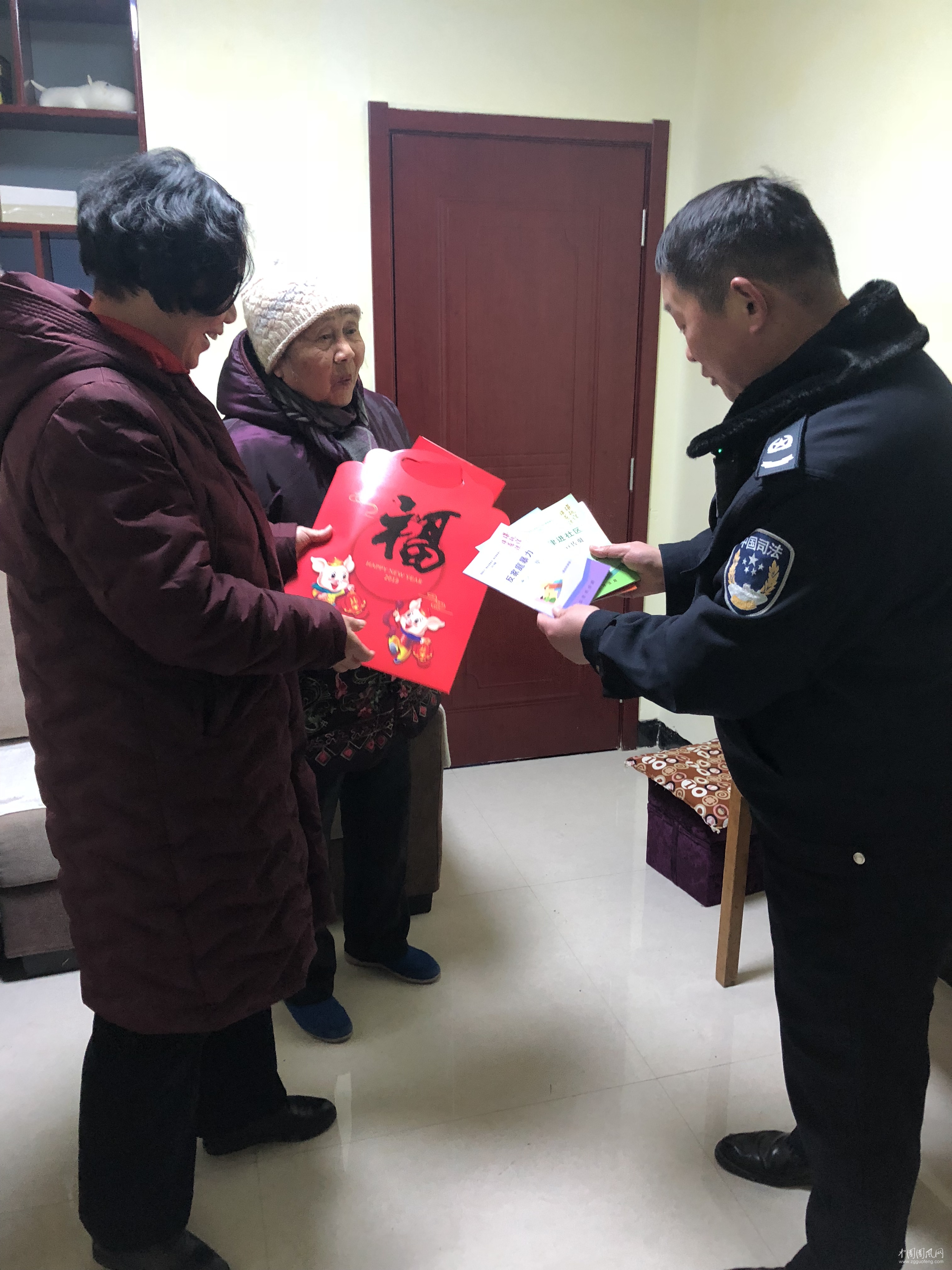 相南司法所開展節(jié)前社區(qū)矯正集中走訪