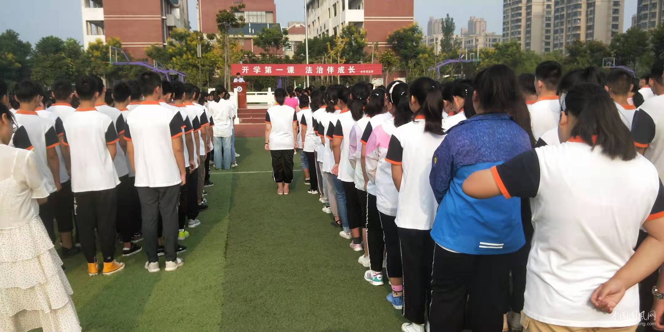 任圩司法所送法進(jìn)校園