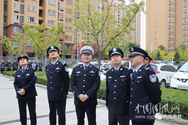 警民零距離   攜手筑平安---界首市公安局舉辦警營(yíng)開放日活動(dòng)