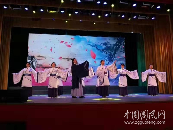  弘揚(yáng)經(jīng)典頌祖國(guó)，禮贊華夏繼初心