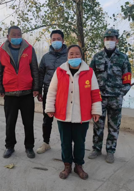  臨渙最美抗疫志愿者一家人