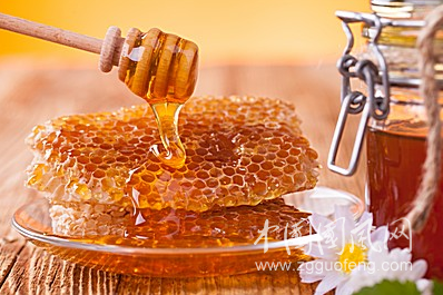 蜂蜜對(duì)人有哪些好處 萬萬沒想到有這么多
