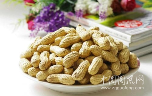 花生是抗癌之王，但這4類(lèi)人不要吃