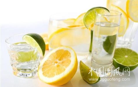 真相揭秘：檸檬水真的有這么神奇？