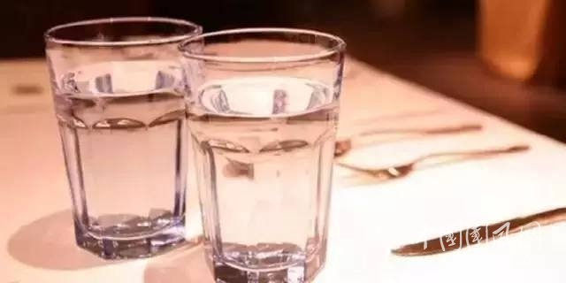 “隔夜”的白開水，到底能不能喝