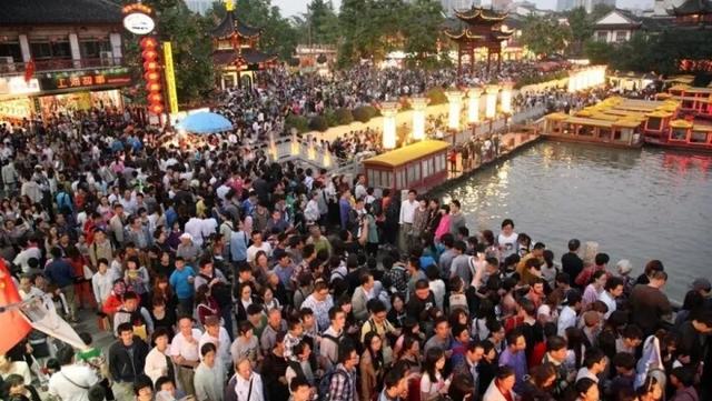 十一最堵之城，以一池湖水，秒殺上海+蘇州，也秒殺北京+青島