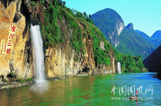 湟川三峽全長(zhǎng)一公里, 兩岸景色迷人