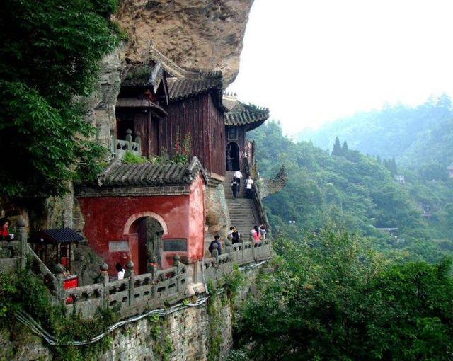 中國最&ldquo;坑錢&rdquo;的景區(qū)，一瓶水要5元，爬個山都要500塊？