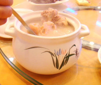 喝骨頭湯補鈣，營養(yǎng)真的都在湯里嗎？