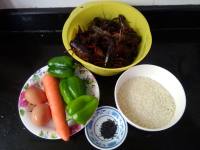 小龍蝦蓋澆飯的做法步驟1