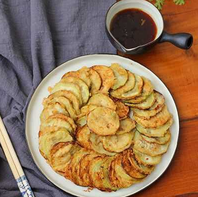 茄子這么做特別好吃，外酥里嫩，還要配上秘制的醬汁哦