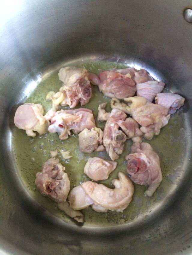 自己在家做的咖喱雞腿飯，吃過的人都說比飯店做得好吃