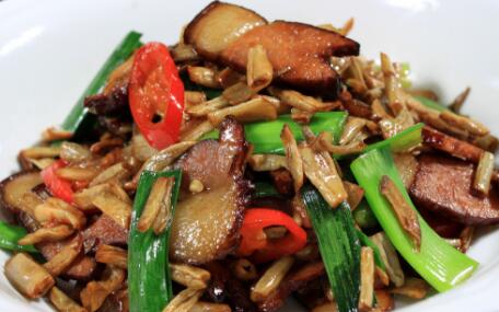 臘肉的營養(yǎng)價(jià)值及功效與作用_臘肉怎么做好吃_臘肉和熏肉的區(qū)別