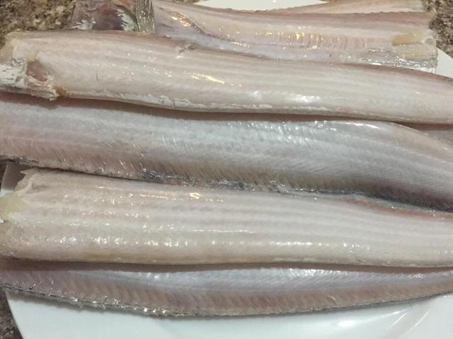 30年來奶奶做帶魚的秘訣，不用油炸，掌握三步，皮酥肉嫩吃不過癮