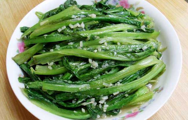 蒜茸油麥菜做法簡單，口味清淡爽口，快來試試吧