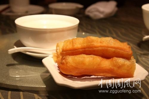 食用油條要適量 顏色焦黑不健康