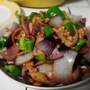 洋蔥青椒炒肉的做法 步驟5