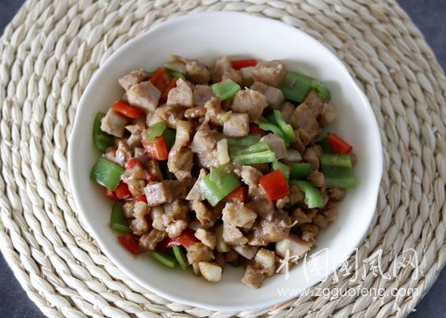 教你家常下飯菜【雙椒芋丁】美味做法