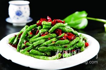 長期做飯的人要注意：2種蔬菜，別忘了焯水，避免食物中毒