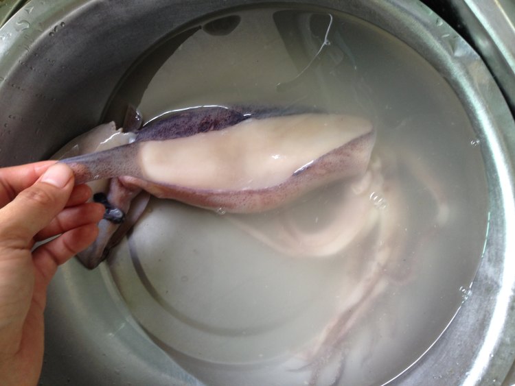 【手工美食】炸鍋版鐵板魷魚(yú)的做法步驟2