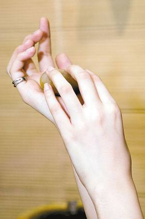 冬季做家務(wù) 謹(jǐn)防“主婦手”