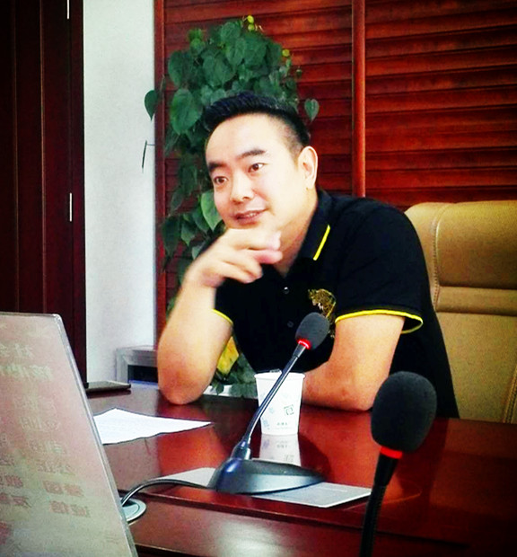  婕晞公益彩妝課堂幫你點炫自信人生