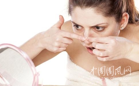 長(zhǎng)了黑頭怎么辦 如何正確去黑頭