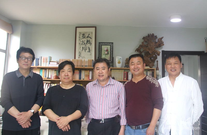  觀縱豐利先生瓷板畫占絕句兩首（詩：孫克攀）
