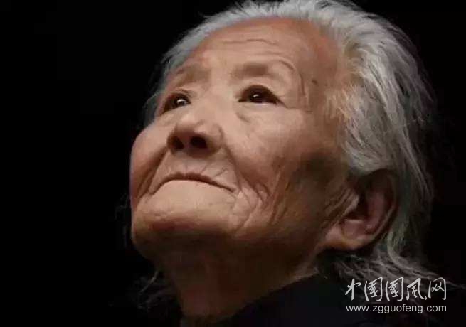 母愛如山    （文/ 龔佳）