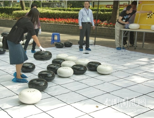 走近“情侶棋”五子棋