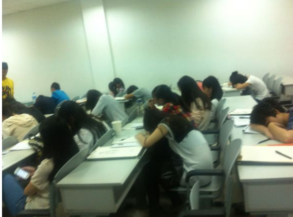大學(xué)？？大學(xué)