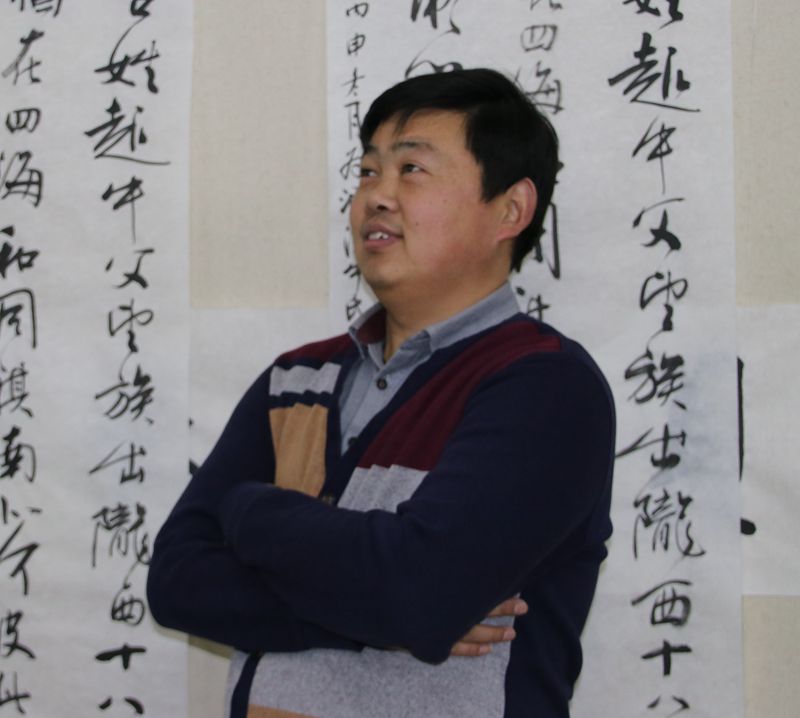  剪紙更喧中國紅  （文   孫克攀）