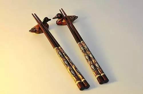 從一雙筷子講出國學(xué)智慧和品德教育