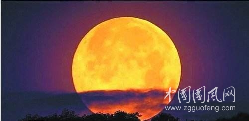 《超級紅月亮》        文/青春鳥