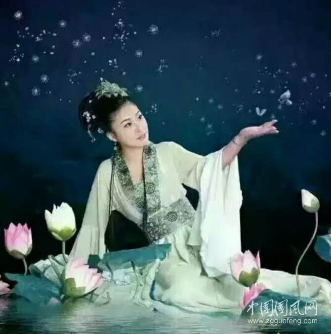 【憶 江 南】   文/崔瑩